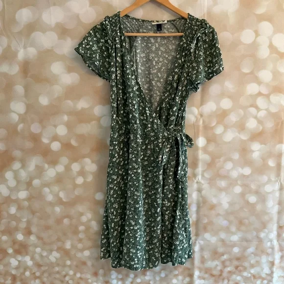 green emerald velvet dress GREEN Floral Henley Dress with Elastic Waist – PAPILLON CLOTHING main image 0